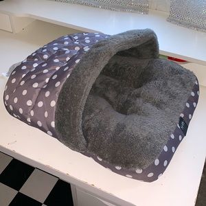 DOG BED - Nicole Miller
